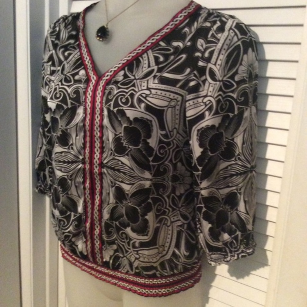 White House Black Market size 2 blouse